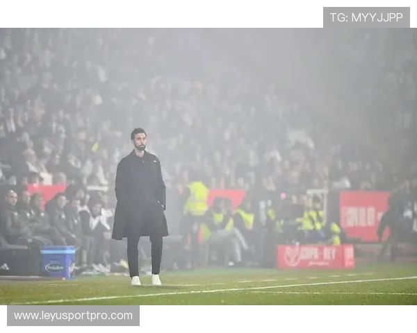 从高位逼抢到防守反击：皇马换帅后战术体系调整与成效分析