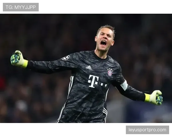 专访：拜仁门将诺伊尔谈其在球队高位防守体系中充当“清道夫”的角色演变